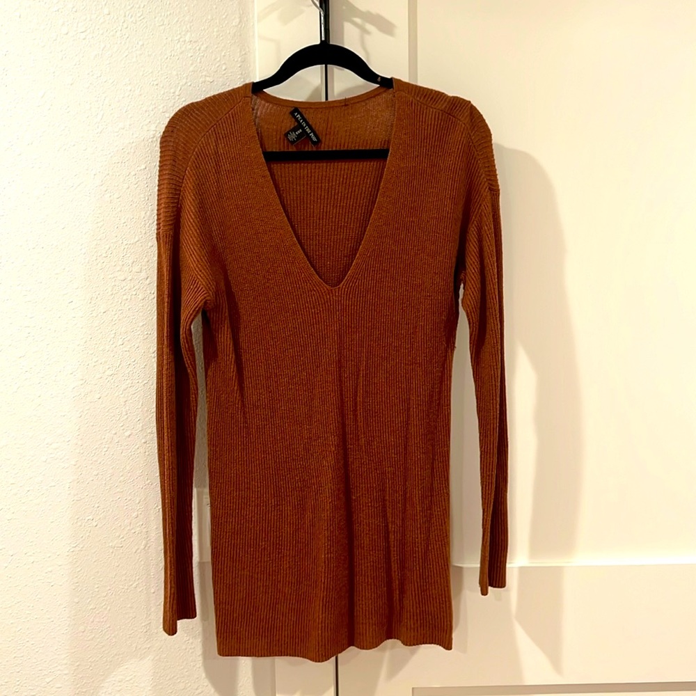 A Pea in the Pod v-neck maternity sweater